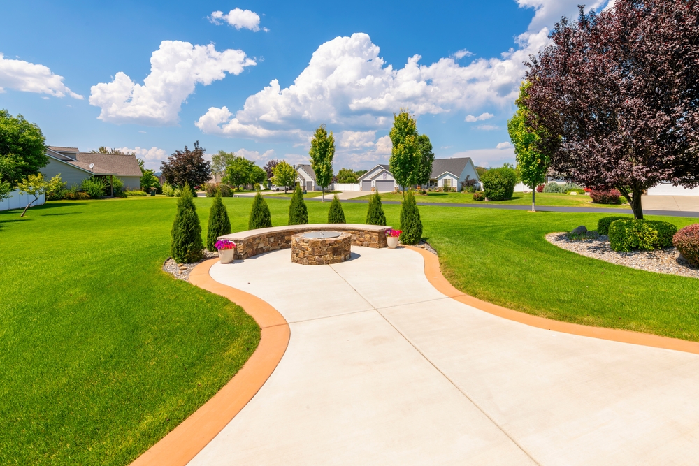 Coeur,d'alene,,idaho,usa, ,july,17,2023:,a,landscaped